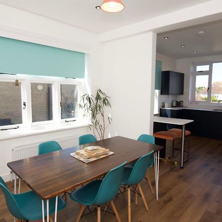 Beautiful Large 3-Bed Coastal Flat With Parking. Apartment Фринтън-он-Сий Екстериор снимка
