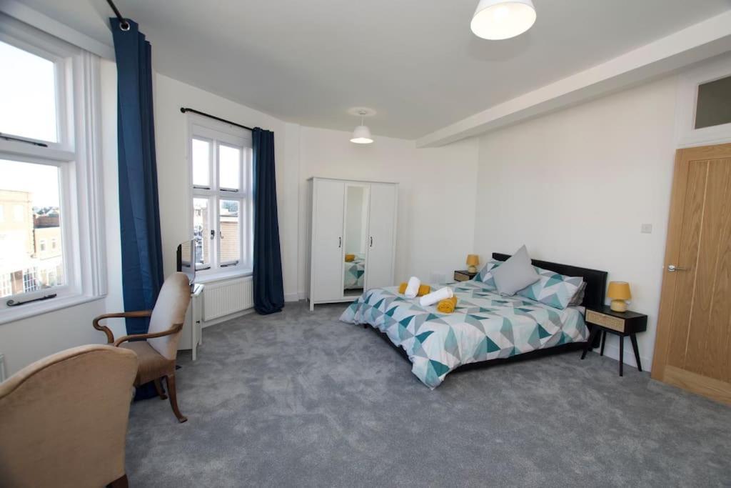 Beautiful Large 3-Bed Coastal Flat With Parking. Apartment Фринтън-он-Сий Екстериор снимка