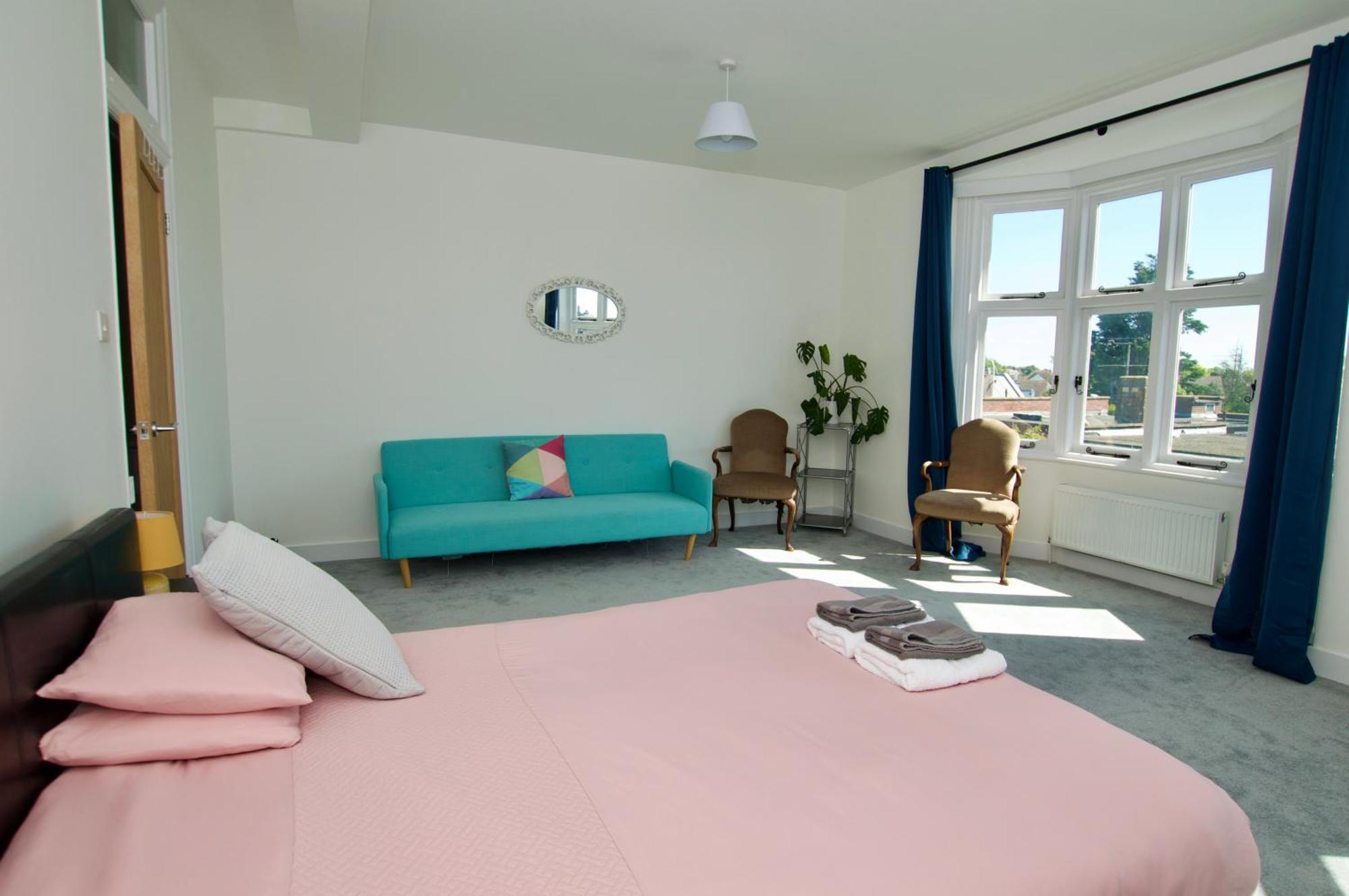 Beautiful Large 3-Bed Coastal Flat With Parking. Apartment Фринтън-он-Сий Екстериор снимка